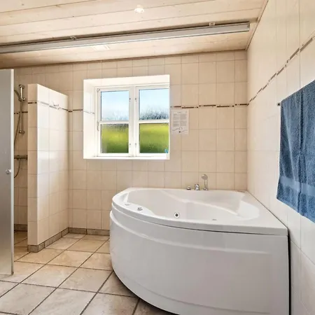 Hjalmar Holiday home Allinge-Sandvig
